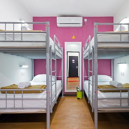 Cx Hostel Kuta Raya Экстерьер фото
