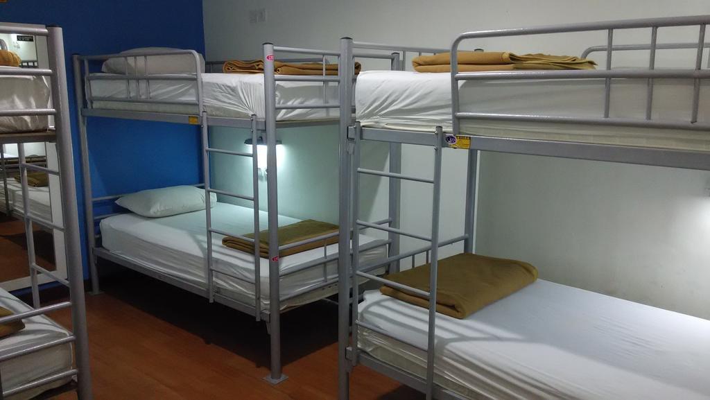 Cx Hostel Kuta Raya Экстерьер фото