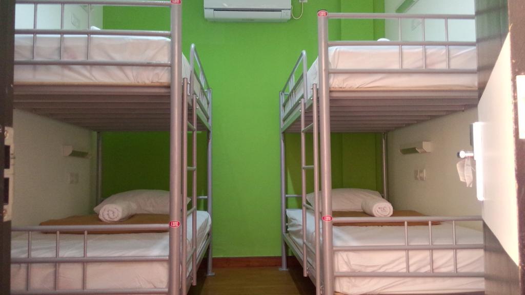 Cx Hostel Kuta Raya Номер фото