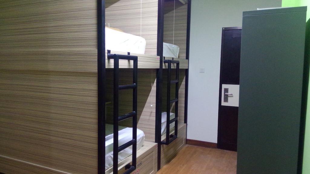 Cx Hostel Kuta Raya Номер фото