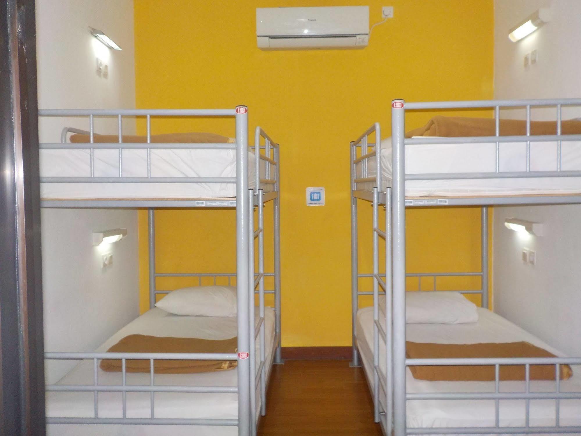 Cx Hostel Kuta Raya Экстерьер фото