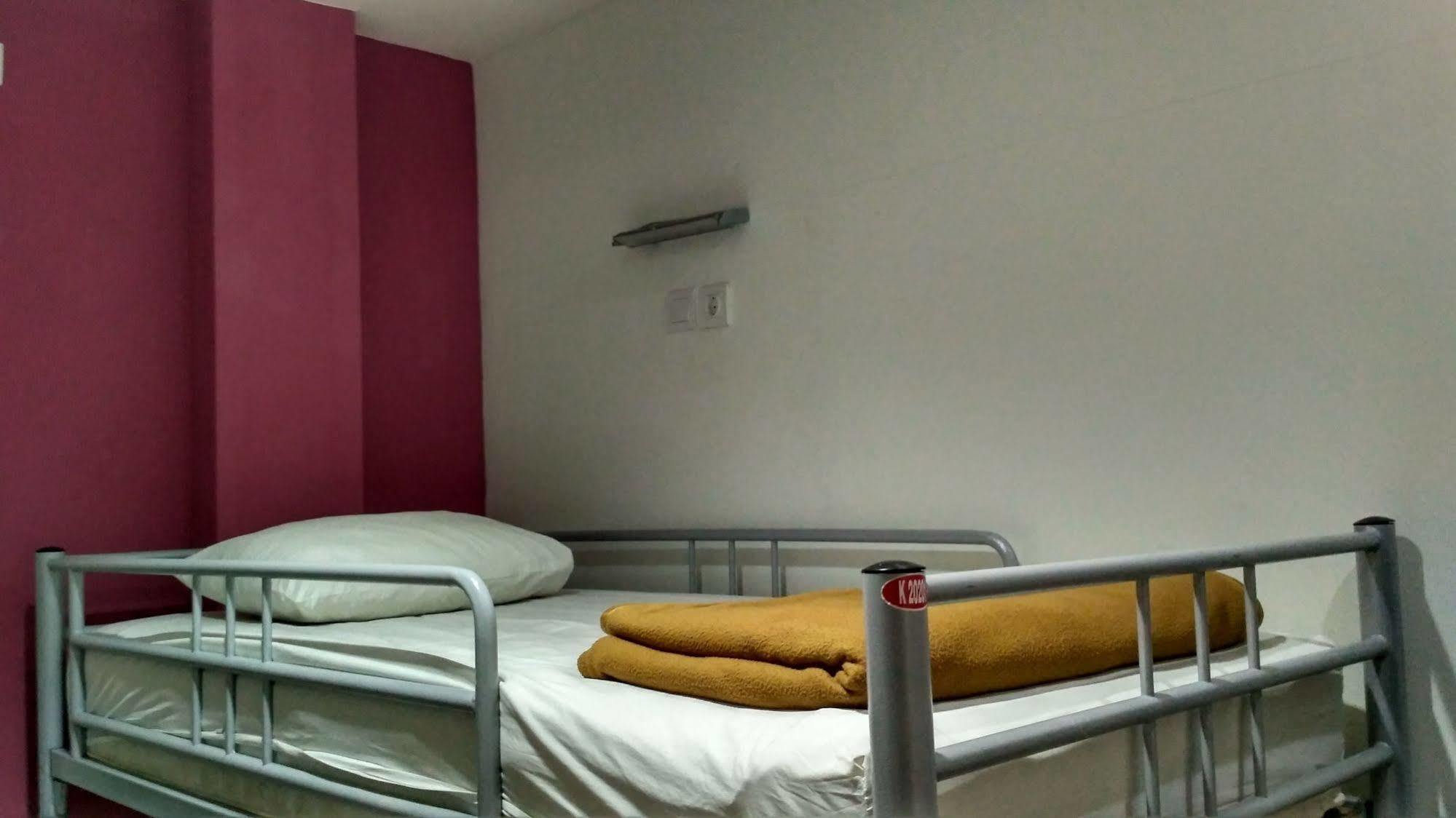 Cx Hostel Kuta Raya Экстерьер фото