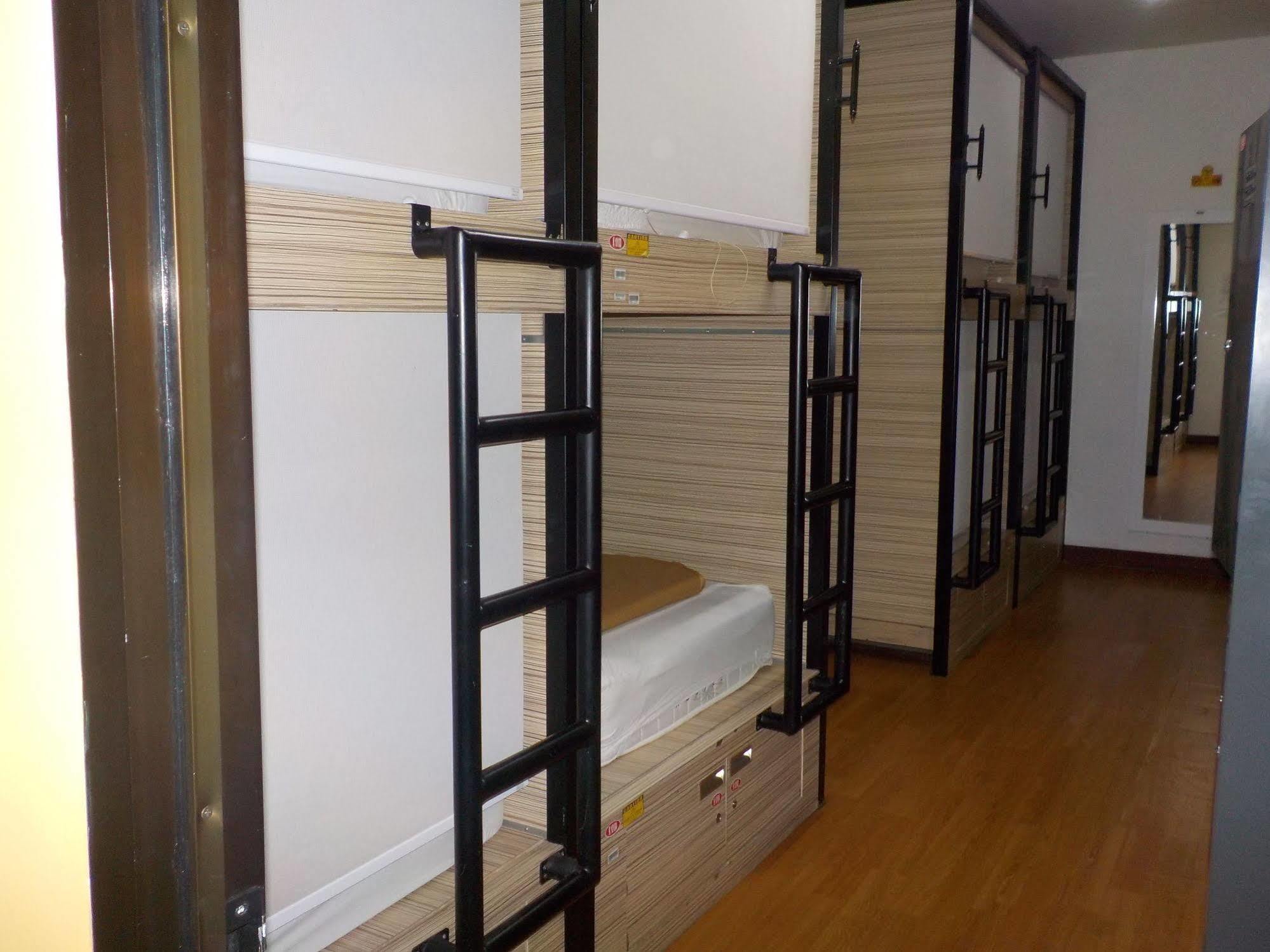 Cx Hostel Kuta Raya Экстерьер фото