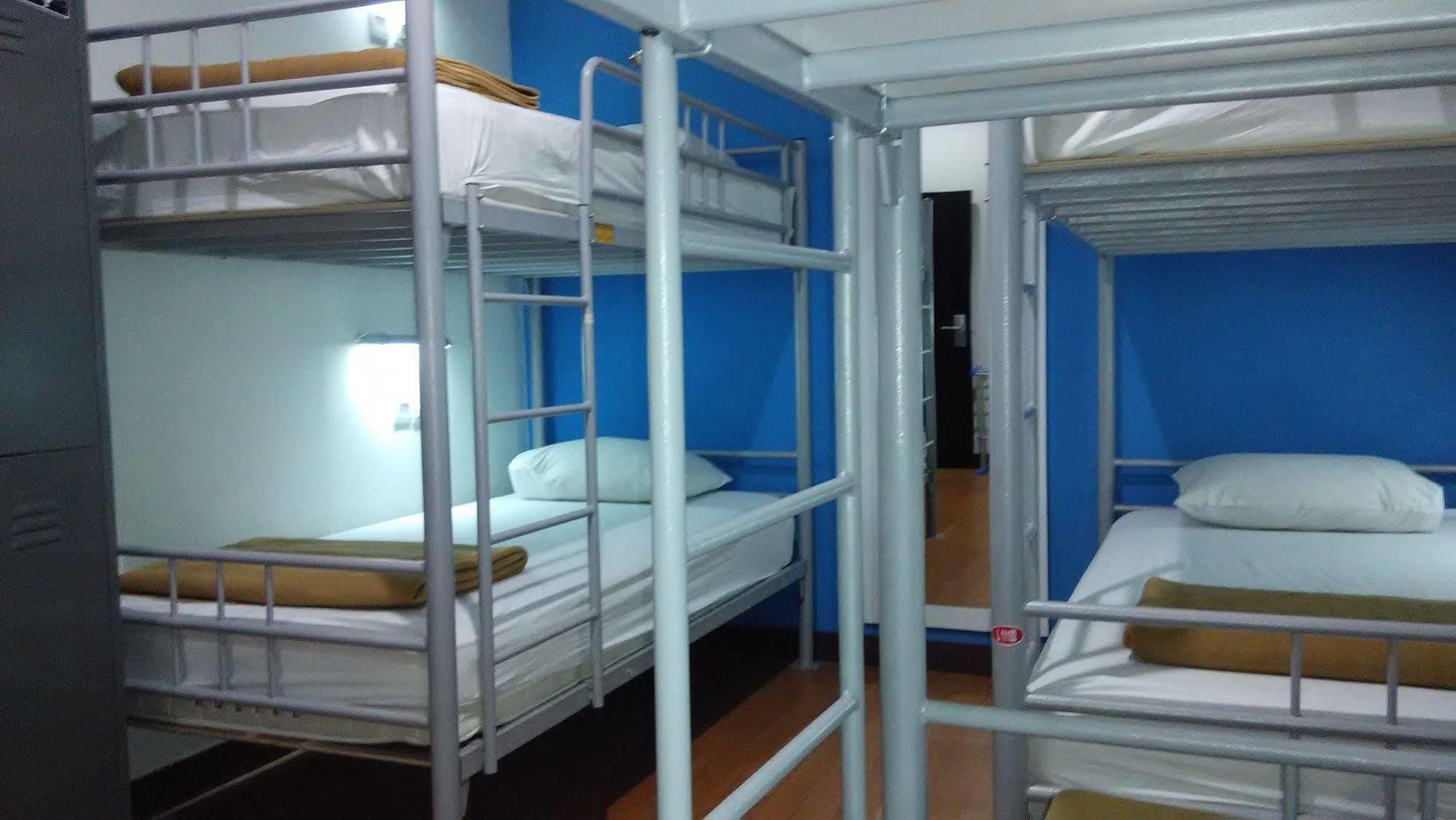 Cx Hostel Kuta Raya Экстерьер фото