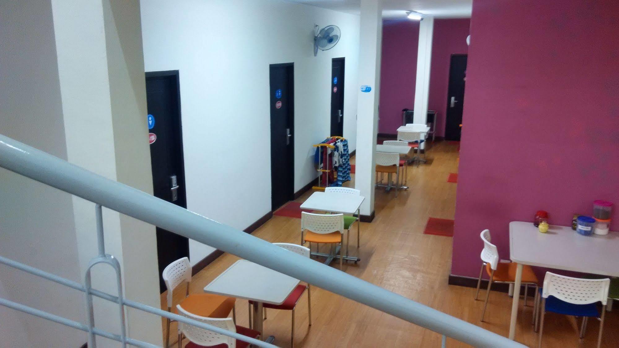 Cx Hostel Kuta Raya Экстерьер фото