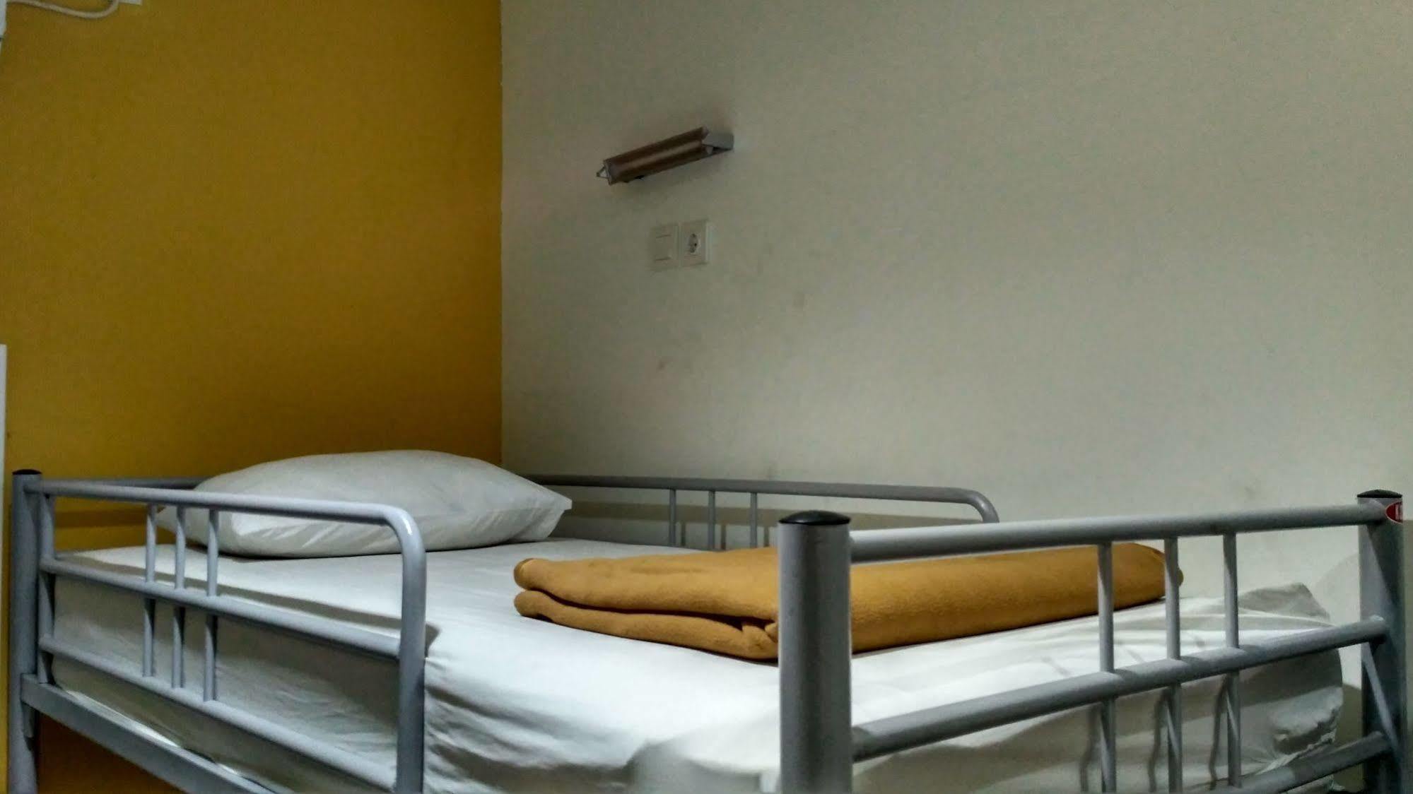 Cx Hostel Kuta Raya Экстерьер фото