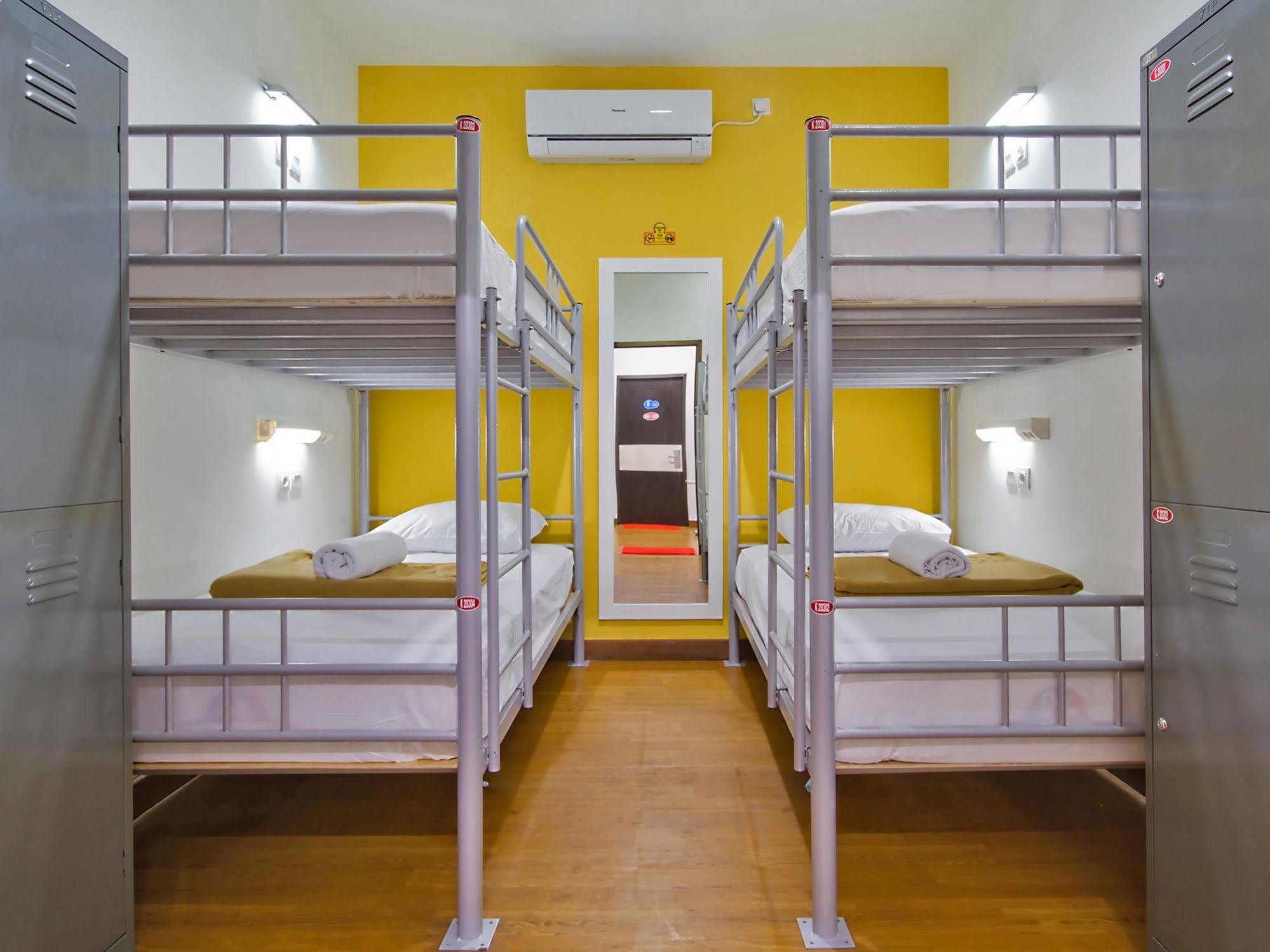 Cx Hostel Kuta Raya Экстерьер фото